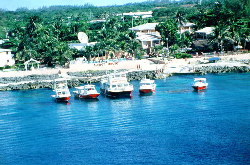 Sunset House Hotel George Town Bagian luar foto